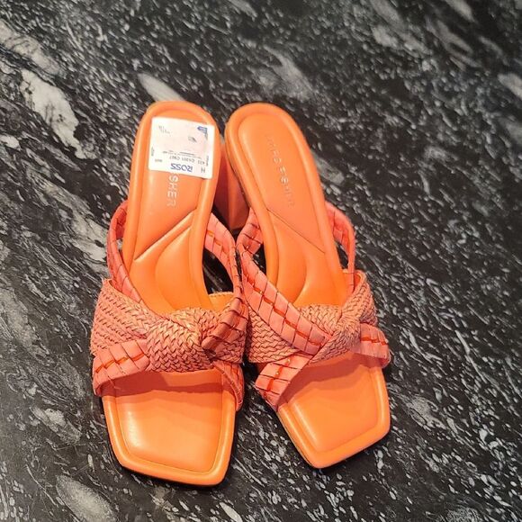 BRAND NEW MARC FISHER  WITH INTERWOVEN STRAPS SQUARE OPEN TOE SANDAL R3 - Picture 1 of 16